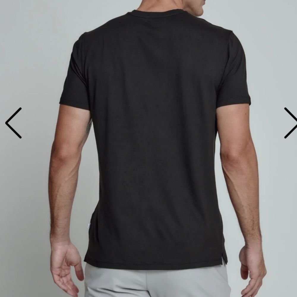 7DIAMONDS mens Black V Neck Core T Shirt Sz M Quiet Lux Performance Minimal - Picture 16 of 16